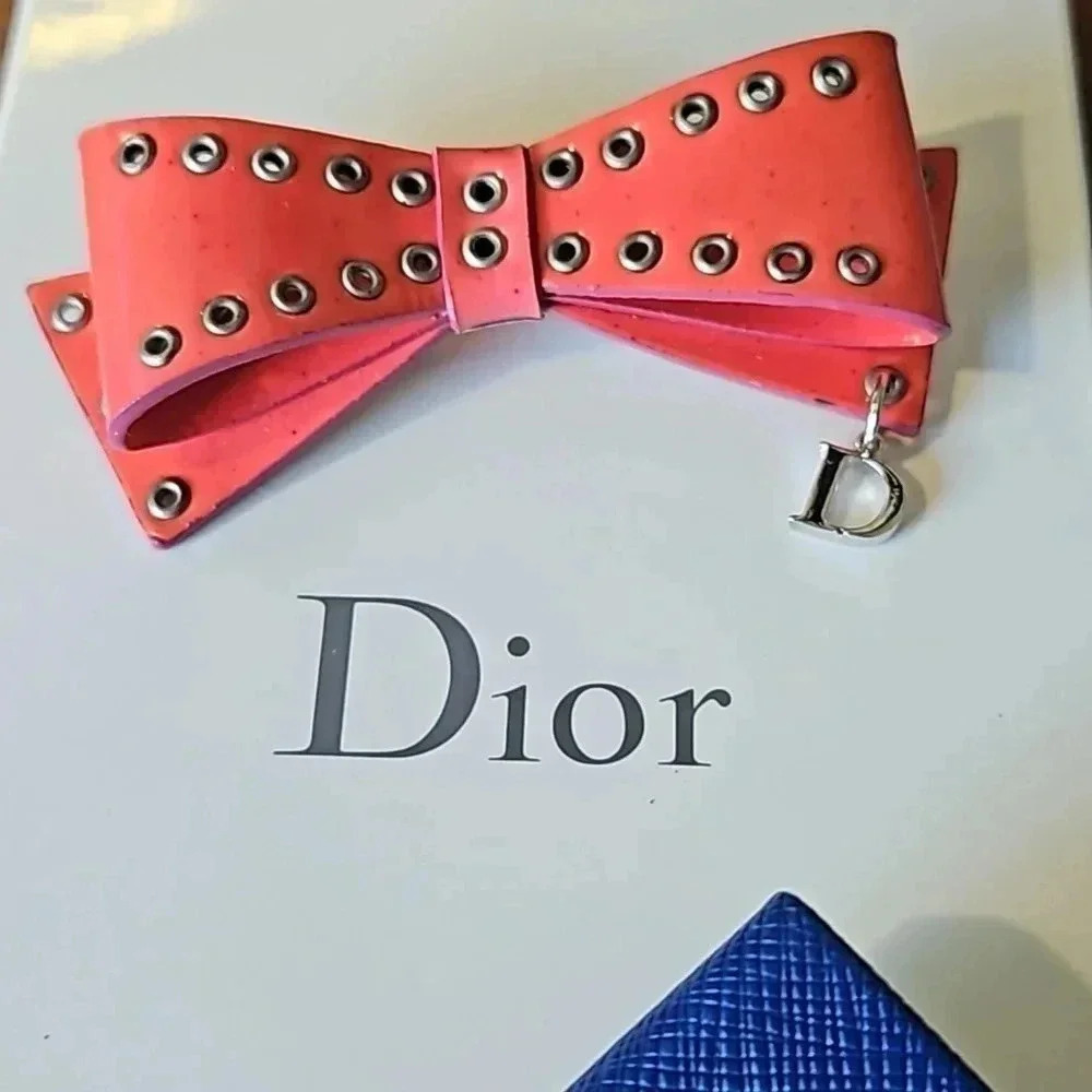 EXCLUSIVE: Dior Red Bow Pink Bracelet, Blue Journal and Pen Bundle in Gift bag - Picture 7 of 11
